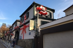 クリスマス装飾の神戸 北野 異人館街